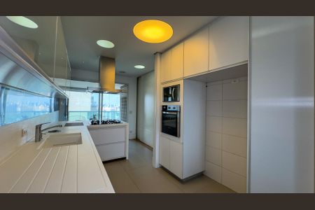 Apartamento para alugar com 167m², 3 quartos e 3 vagasCozinha