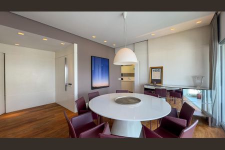 Apartamento para alugar com 167m², 3 quartos e 3 vagasSala