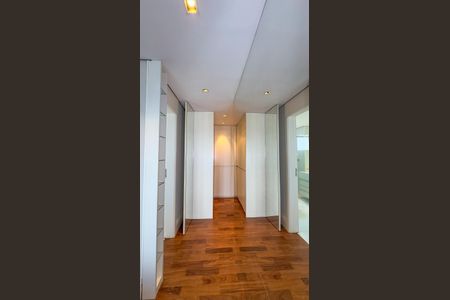 Apartamento para alugar com 167m², 3 quartos e 3 vagasCloset da suíte