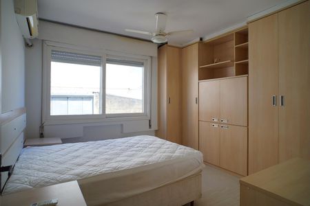 Quarto 1 de apartamento para alugar com 2 quartos, 62m² em Floresta, Porto Alegre