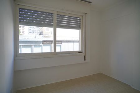 Quarto 2 de apartamento para alugar com 2 quartos, 62m² em Floresta, Porto Alegre
