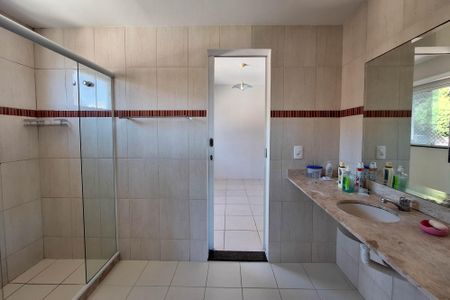 Casa de condomínio para alugar com 142m², 3 quartos e 3 vagas Casa de condomínio para alugar com 142m², 3 quartos e 3 vagasBanheiro da Suíte 2