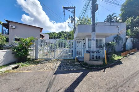 Casa de condomínio para alugar com 142m², 3 quartos e 3 vagas Casa de condomínio para alugar com 142m², 3 quartos e 3 vagasFachada