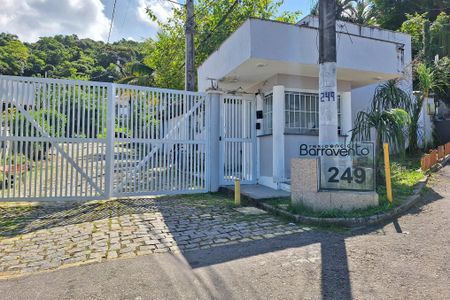 Casa de condomínio para alugar com 142m², 3 quartos e 3 vagas Casa de condomínio para alugar com 142m², 3 quartos e 3 vagasFachada