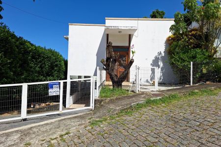 Casa de condomínio para alugar com 142m², 3 quartos e 3 vagas Casa de condomínio para alugar com 142m², 3 quartos e 3 vagasFachada
