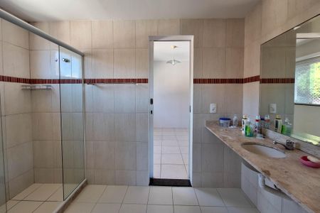 Casa de condomínio para alugar com 142m², 3 quartos e 3 vagas Casa de condomínio para alugar com 142m², 3 quartos e 3 vagasBanheiro da Suíte 2