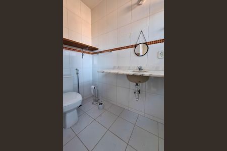 Casa de condomínio para alugar com 142m², 3 quartos e 3 vagas Casa de condomínio para alugar com 142m², 3 quartos e 3 vagasBanheiro da Suíte 1