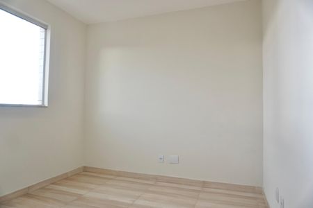 Apartamento à venda com 3 quartos, 79m² em Cachoeirinha, Belo Horizonte