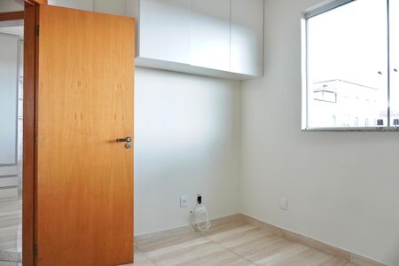 Apartamento à venda com 3 quartos, 79m² em Cachoeirinha, Belo Horizonte