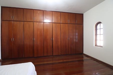 Casa para alugar com 330m², 4 quartos e 2 vagasQuarto 1 - Suíte