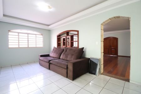 Casa para alugar com 330m², 4 quartos e 2 vagasSala 2