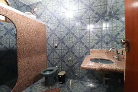 Casa para alugar com 330m², 4 quartos e 2 vagasBanheiro do Quarto 1