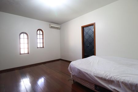 Casa para alugar com 330m², 4 quartos e 2 vagasQuarto 1 - Suíte