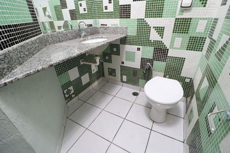 Casa para alugar com 330m², 4 quartos e 2 vagasLavabo