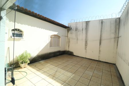 Casa para alugar com 330m², 4 quartos e 2 vagasÁrea de Serviço