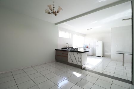 Sala de Jantar de casa para alugar com 4 quartos, 330m² em Marta Helena, Uberlândia