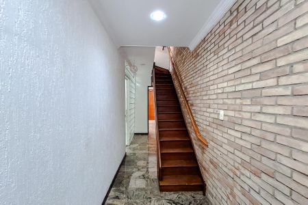 Casa para alugar com 160m², 3 quartos e 1 vaga Casa para alugar com 160m², 3 quartos e 1 vagaHall