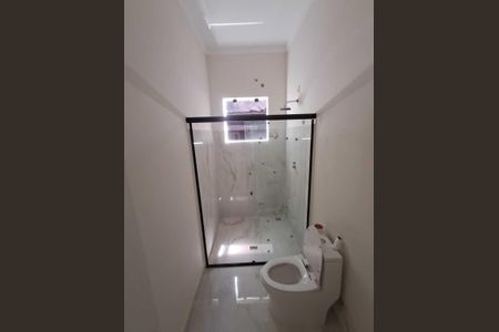 Casa de condomínio para alugar com 230m², 4 quartos e 2 vagasBanheiro