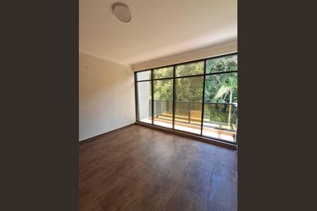 Sala de casa de condomínio para alugar com 4 quartos, 230m² em Rio Tavares Central, Florianópolis