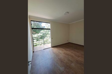 Casa de condomínio para alugar com 230m², 4 quartos e 2 vagasSala