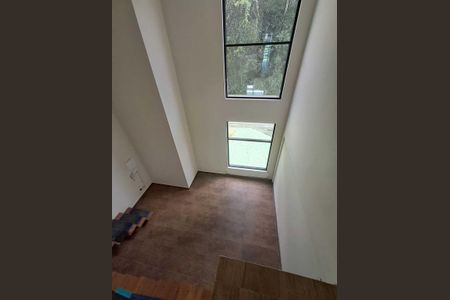 Casa de condomínio para alugar com 230m², 4 quartos e 2 vagasQuarto