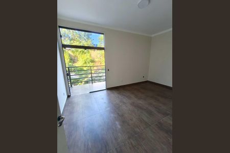 Casa de condomínio para alugar com 230m², 4 quartos e 2 vagasQuarto