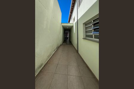 Casa à venda com 183m², 4 quartos e 2 vagasCorredor externo
