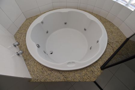 Casa de condomínio para alugar com 180m², 3 quartos e 2 vagasSuíte