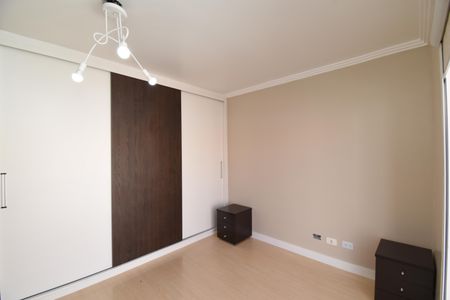 Casa de condomínio para alugar com 180m², 3 quartos e 2 vagasSuíte