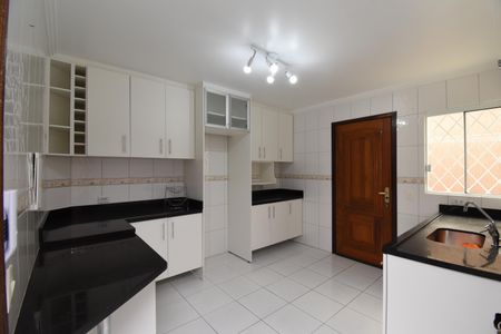 Casa de condomínio para alugar com 180m², 3 quartos e 2 vagasCozinha