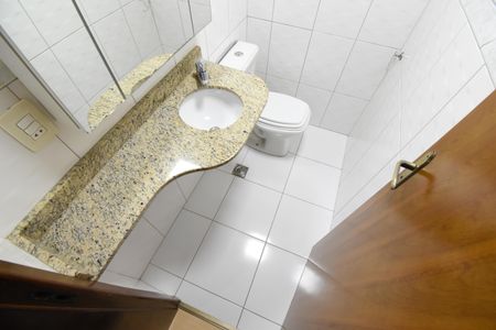 Casa de condomínio para alugar com 180m², 3 quartos e 2 vagasBanheiro Ático