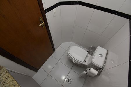 Casa de condomínio para alugar com 180m², 3 quartos e 2 vagasLavabo