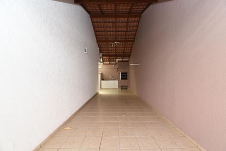 Casa de condomínio para alugar com 180m², 3 quartos e 2 vagasÁrea externa - Garagem