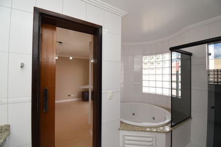 Casa de condomínio para alugar com 180m², 3 quartos e 2 vagasSuíte