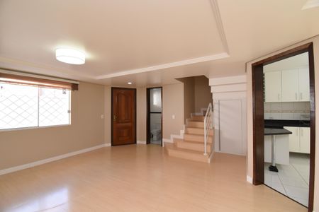 Sala de casa de condomínio para alugar com 3 quartos, 180m² em Vista Alegre, Curitiba