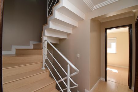 Casa de condomínio para alugar com 180m², 3 quartos e 2 vagasCorredor/Escadas