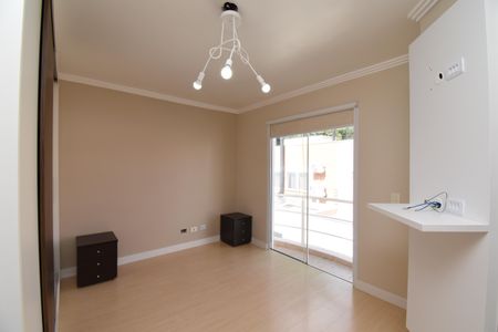 Casa de condomínio para alugar com 180m², 3 quartos e 2 vagasSuíte