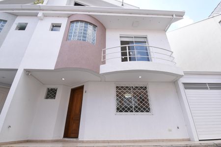 Casa de condomínio para alugar com 180m², 3 quartos e 2 vagasFachada