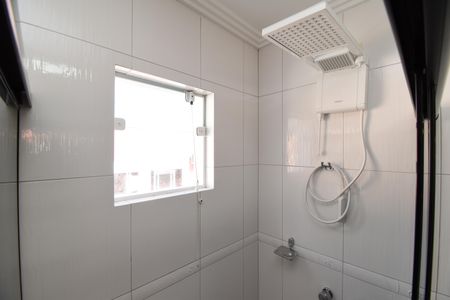 Casa de condomínio para alugar com 180m², 3 quartos e 2 vagasSuíte