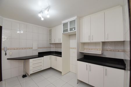 Casa de condomínio para alugar com 180m², 3 quartos e 2 vagasCozinha