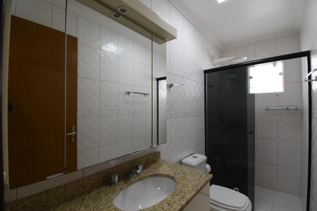 Casa de condomínio para alugar com 180m², 3 quartos e 2 vagasBanheiro 3