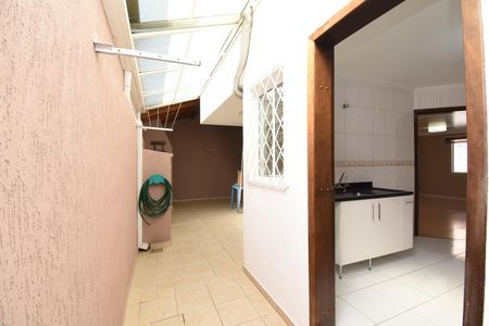 Casa de condomínio para alugar com 180m², 3 quartos e 2 vagasÁrea de Serviço