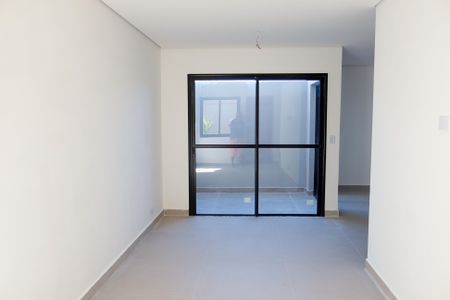 Casa de condomínio à venda com 94m², 2 quartos e 2 vagasSALA