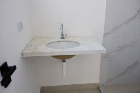 Casa de condomínio à venda com 94m², 2 quartos e 2 vagasBanheiro da Suíte 1