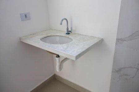 Casa de condomínio à venda com 94m², 2 quartos e 2 vagasBanheiro da Suíte 1