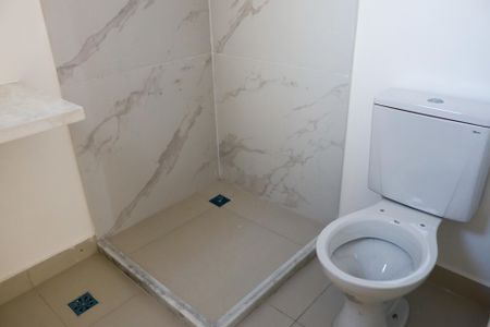 Casa de condomínio à venda com 94m², 2 quartos e 2 vagasBanheiro da Suíte 1