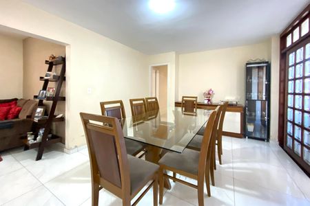 Apartamento à venda com 335m², 4 quartos e 1 vaga Apartamento à venda com 335m², 4 quartos e 1 vagaSala de Jantar