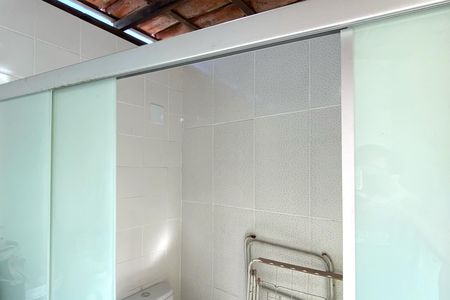 Apartamento à venda com 335m², 4 quartos e 1 vaga Apartamento à venda com 335m², 4 quartos e 1 vagaBanheiro externo