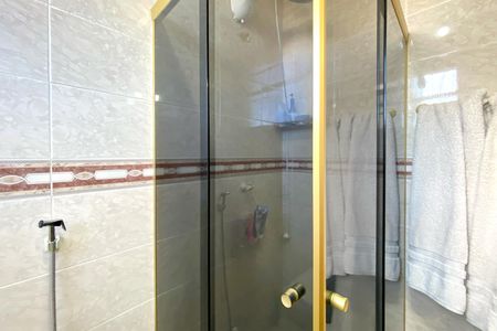 Apartamento à venda com 335m², 4 quartos e 1 vaga Apartamento à venda com 335m², 4 quartos e 1 vagaBanheiro da Suíte 1