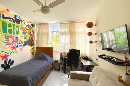 Apartamento à venda com 335m², 4 quartos e 1 vaga Apartamento à venda com 335m², 4 quartos e 1 vagaQuarto 3